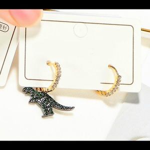 Green/White Crystal Dinosaur Mismatch Earrings
